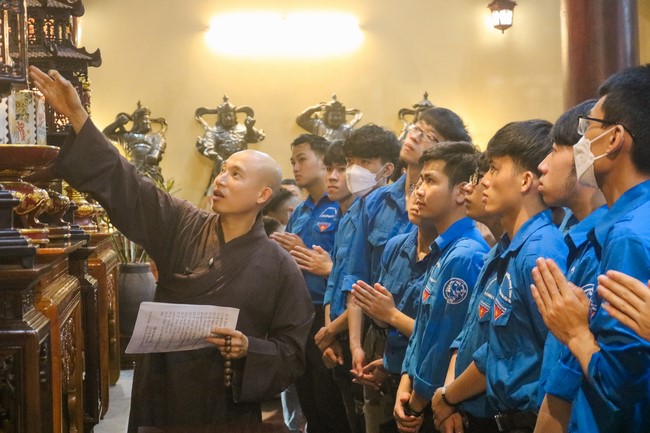 Chùa Hòa Phúc: Sinh viên trường đại học Giao Thông Vận Tải – Hà Nội về chùa sinh hoạt